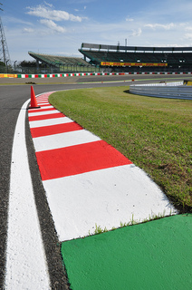 F1鈴鹿2011：レース直前、準備が進むサーキットコースの貴重映像（動画） #f1jp【ワンダードライビング】